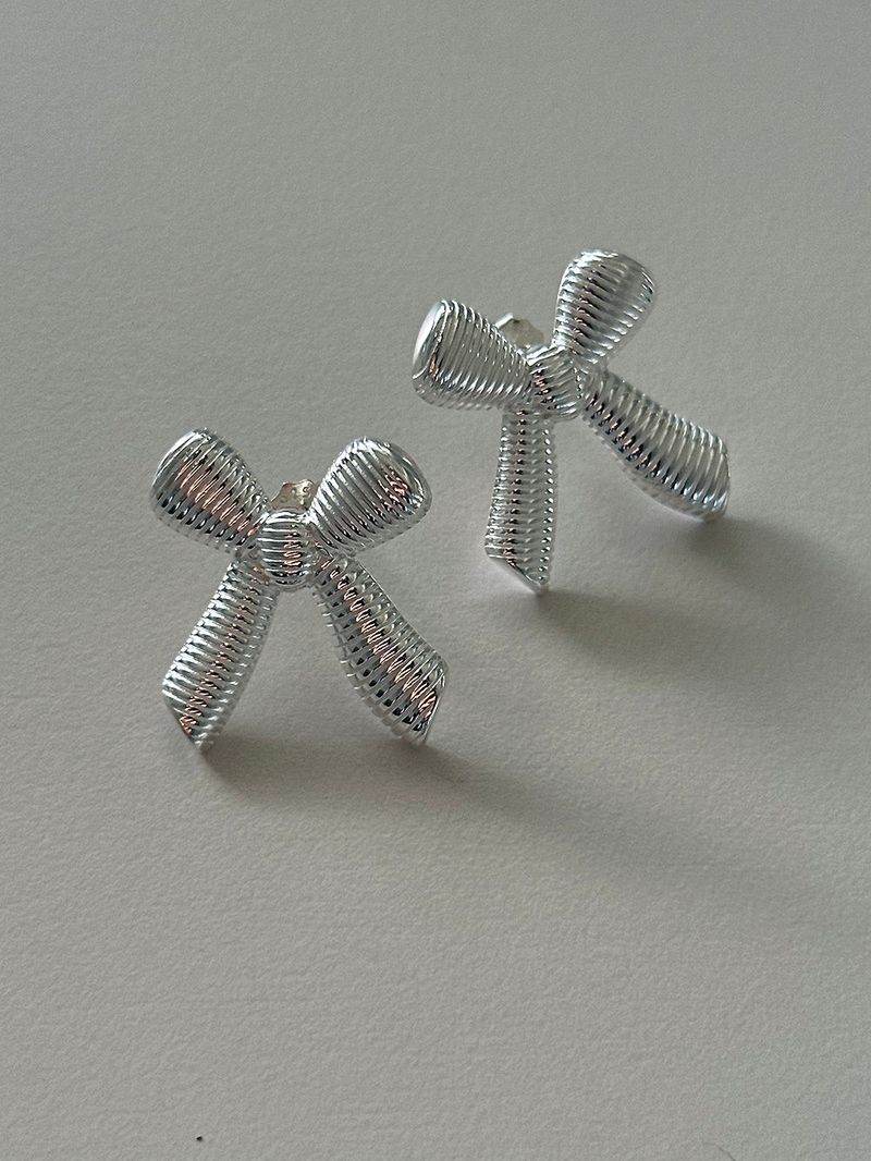 925silver] Stripe big ribbon earring