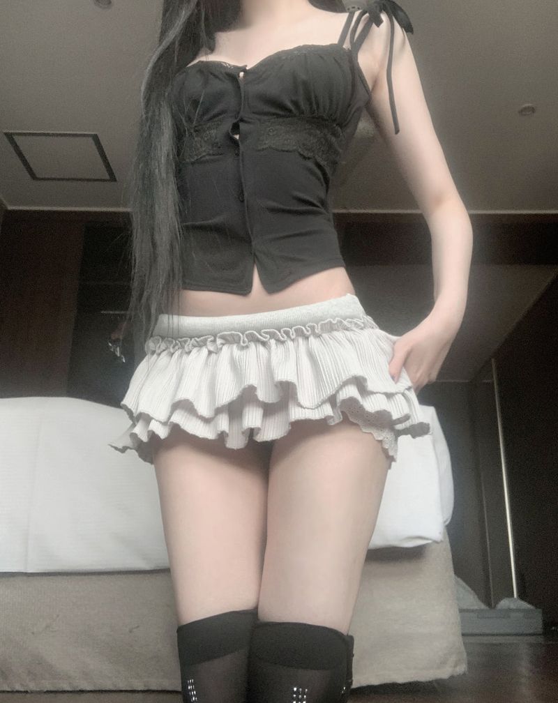 Arzen strap lace top (black)