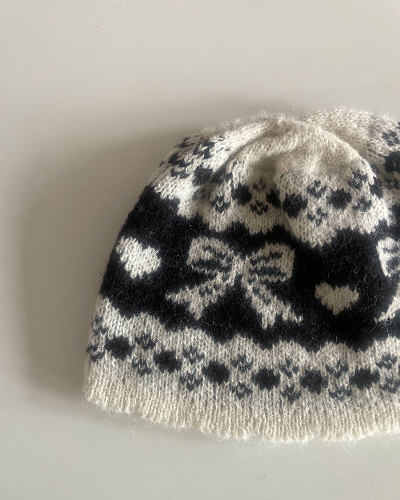 ribbon shot beanie