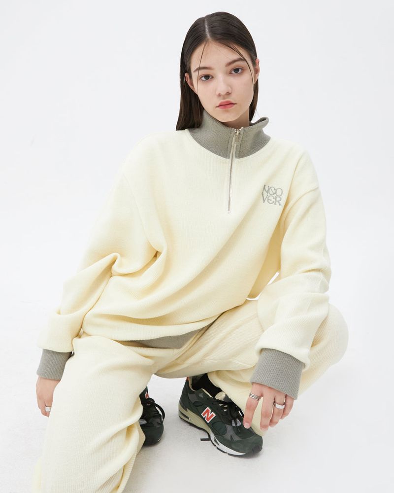 TYPO LOGO KNIT PANTS-IVORY