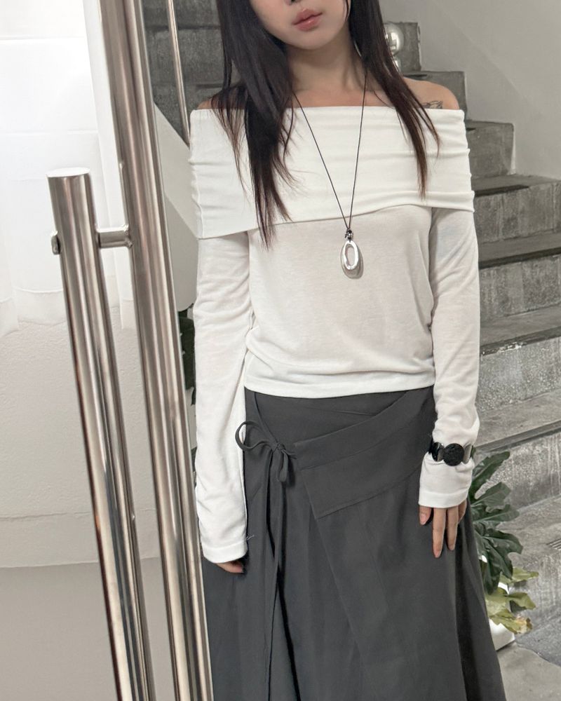 Forma Oval Necklace