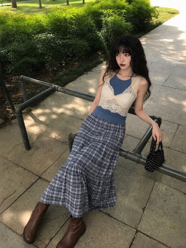 VIVIC（ビビク）の「ヴィンテージ ブルー プレイド ティアード マキシ スカート（スカート）」