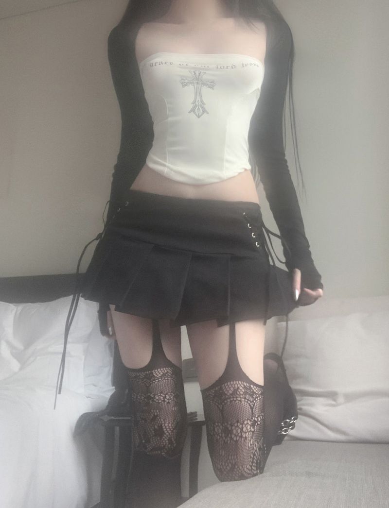 suzen（スゼン）の「janenne low-waist corset skirt (black)（Skirts）」