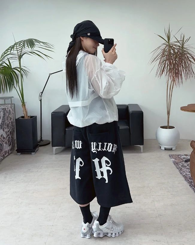 Dinede Lettering Bermuda Pants