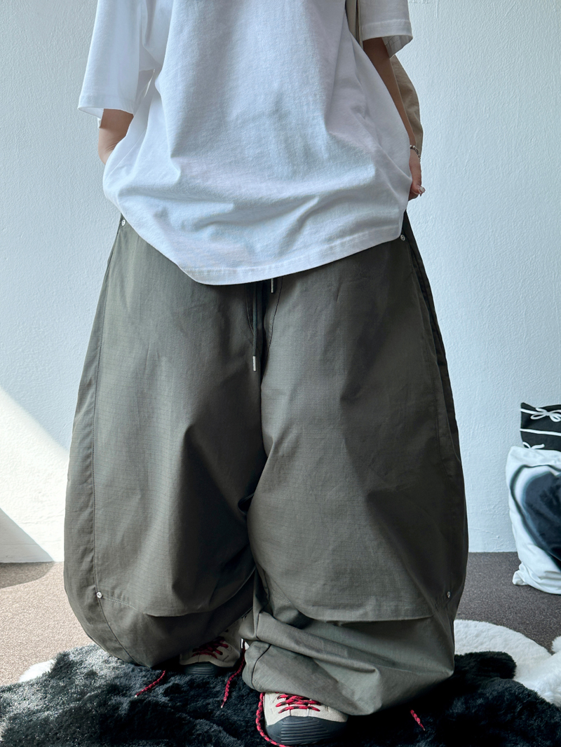 BACK ZIP HIP CAPPER BALLOON BIG LONG PANTS 💚🐣 - 3 COLORS