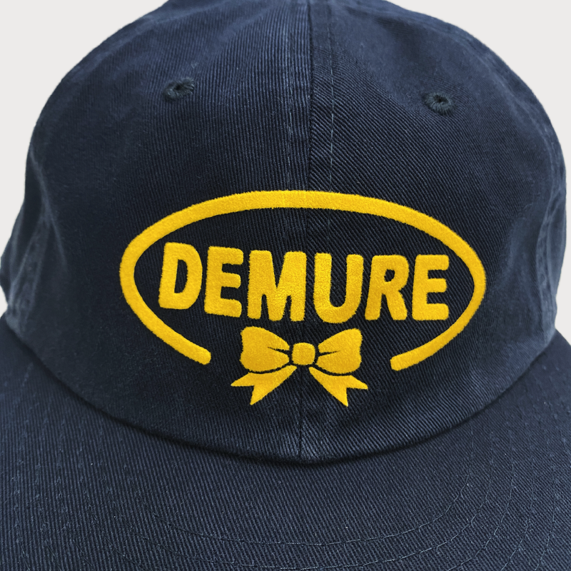 DEMURE RIBBON CAP