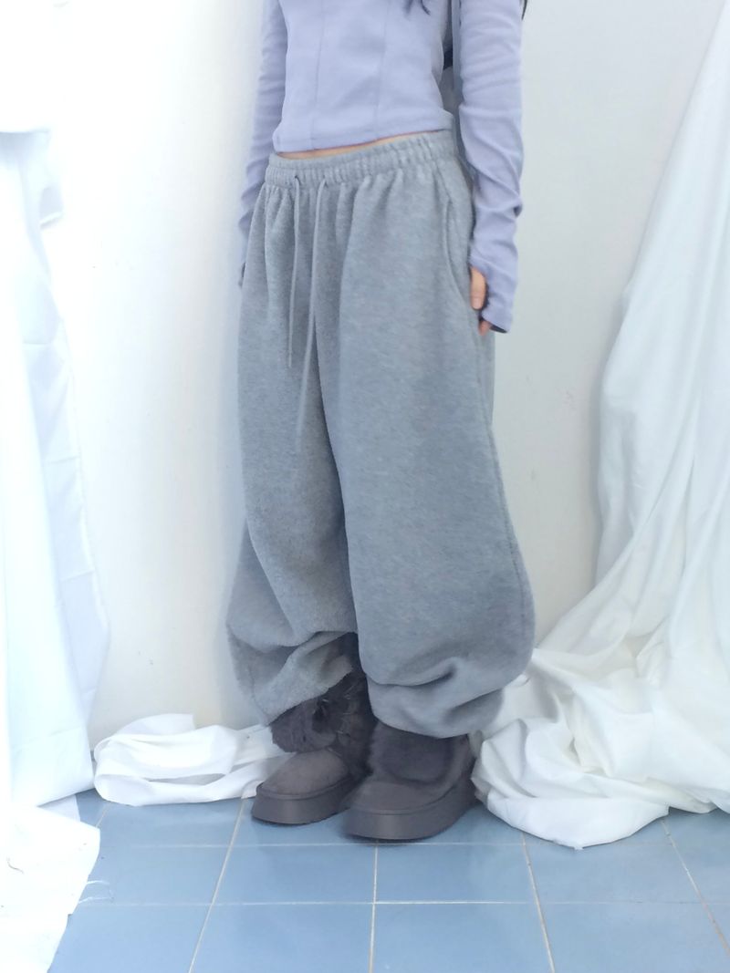 Fingerhole line hooded half zipup