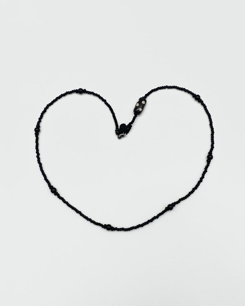 Dot necklace (black)