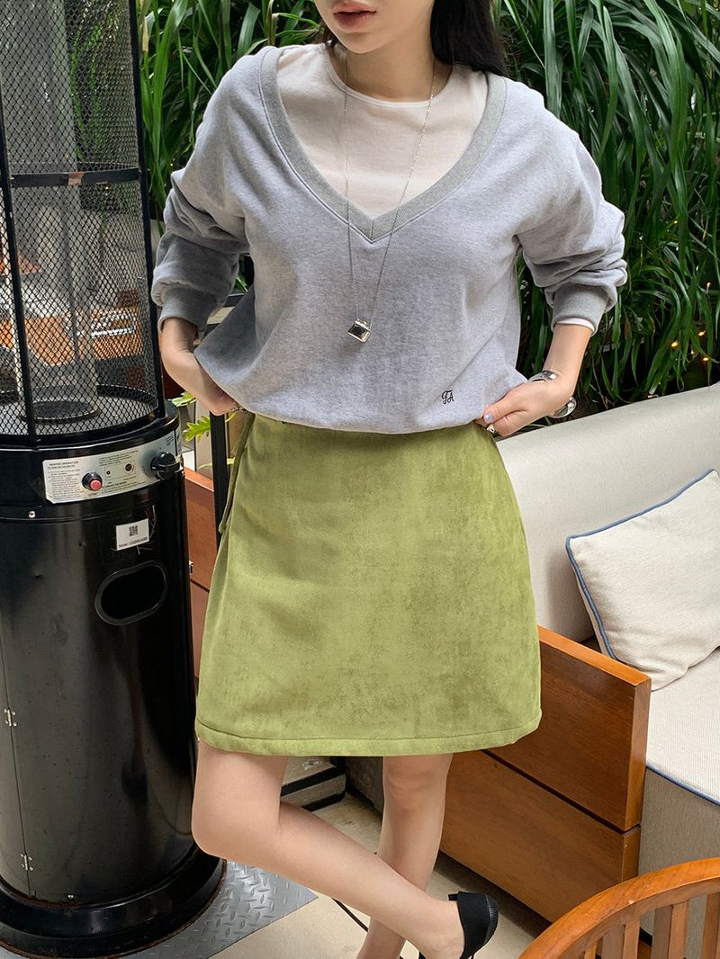 [MADE] TA DEEP V-NECK SWEATSHIRT