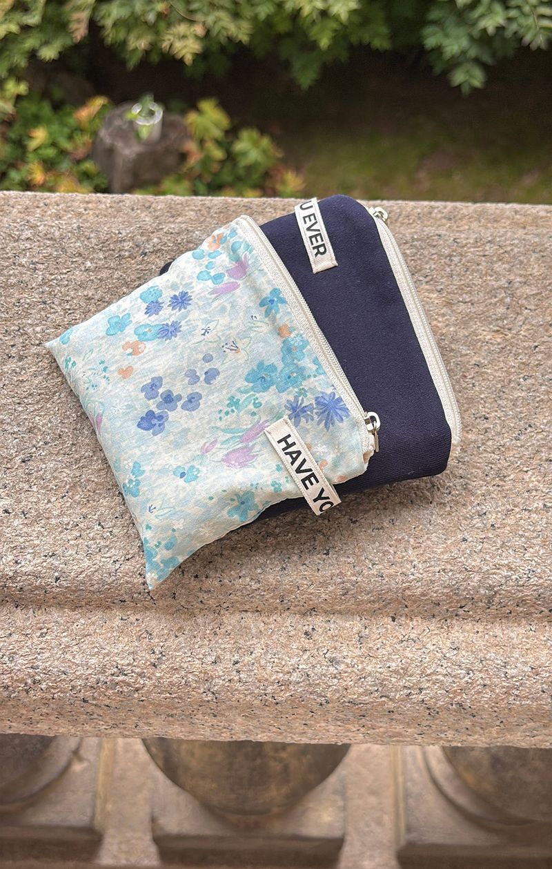 Garden flat pouch - blue , M size