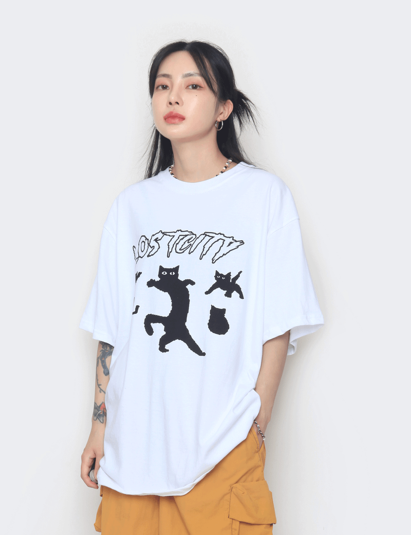 nutellike(ヌテールライク)の「Black City Cat Short-Sleeved T-Shirt(Tops)」