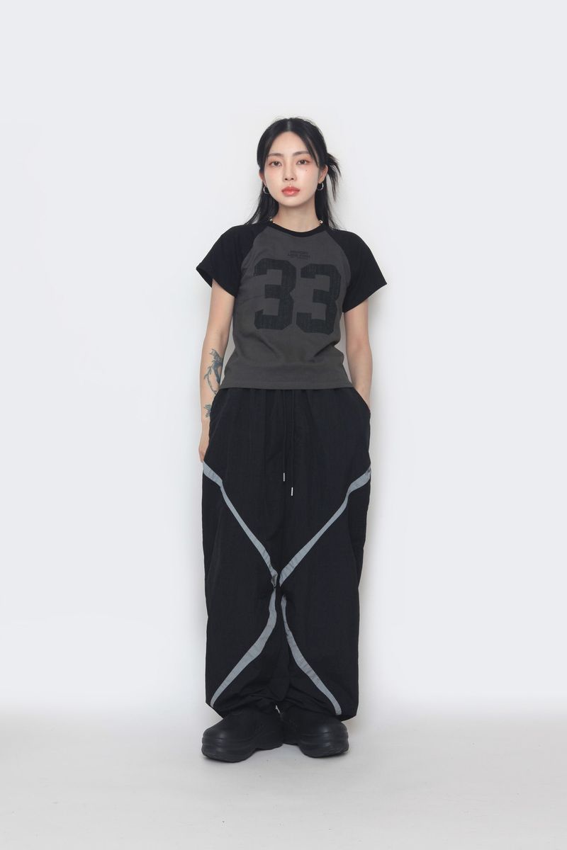 33 Raglan Short-Sleeved Cropped T-Shirt