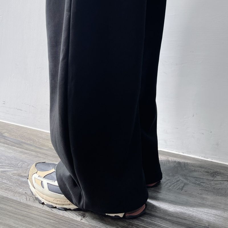 Curved Seam Wide Trousers