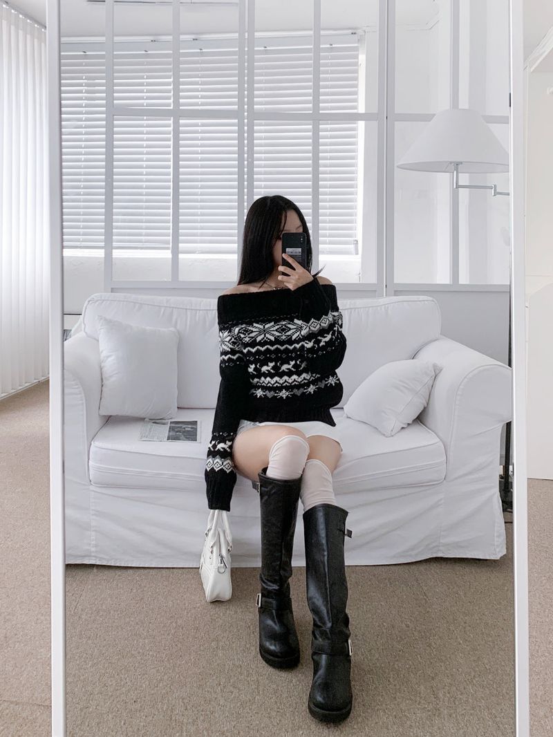 Snowfield Nordic Pattern Off-Shoulder Knit Top (Black)