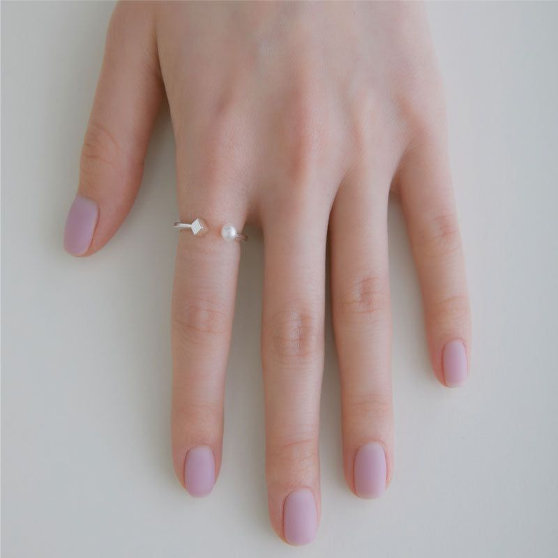 Solid Cube Pearl Open Ring