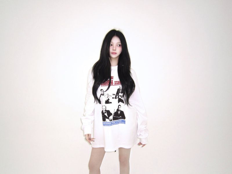 Graphic layered-T