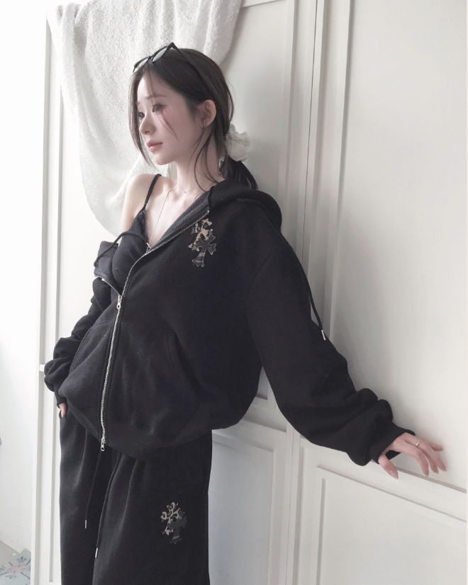 cloudemotion（クラウドエモーション）の「connect patch napping mens hoodie zip（Tops）」