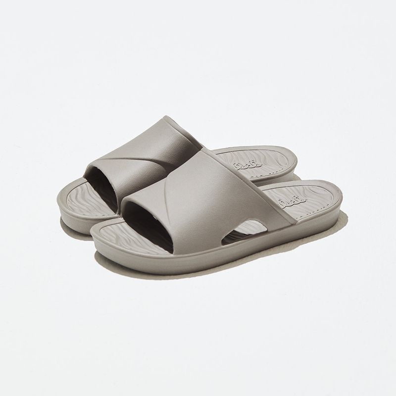 CLCL（シーエルシーエル）の「Sunday Afternoon Slippers - Greige（Shoes）」