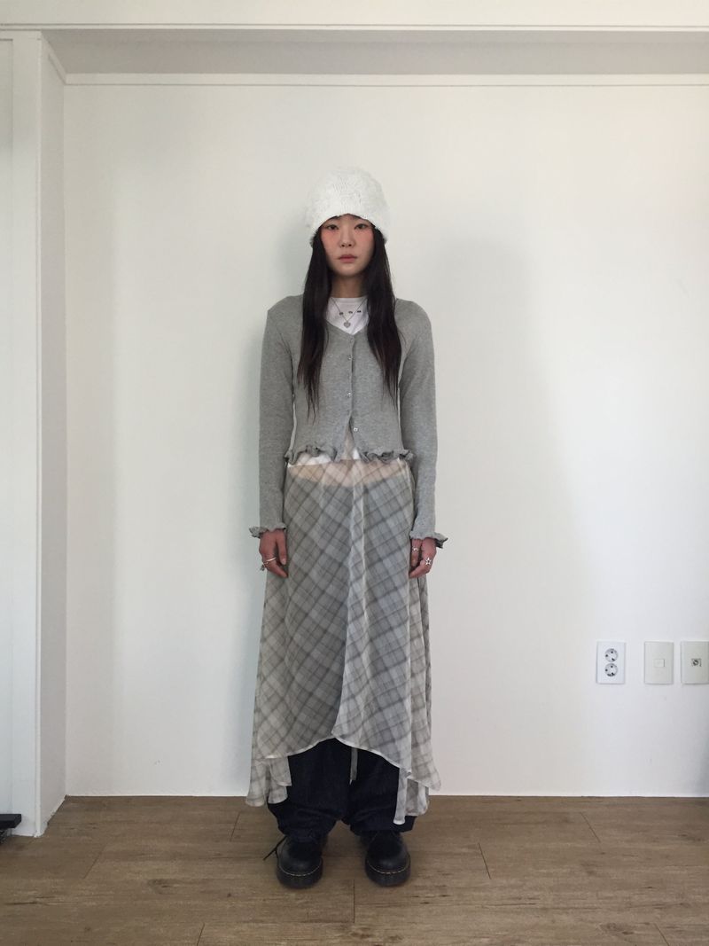 DUGGY(ダギー)の「Frill Hem V-Neck Cardigan (3color)(Jackets/Outerwear)」