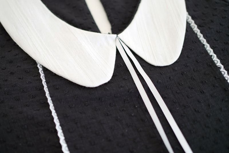 collar point blouse