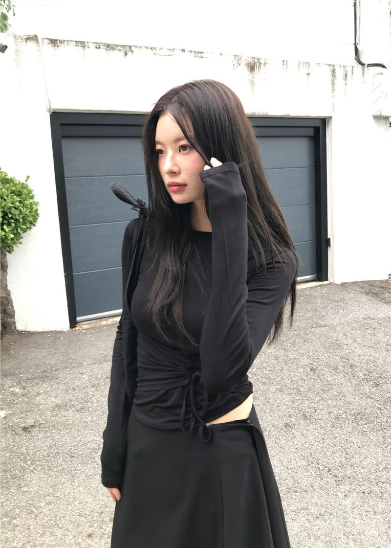 STRING HOLE SHIRRING TEE