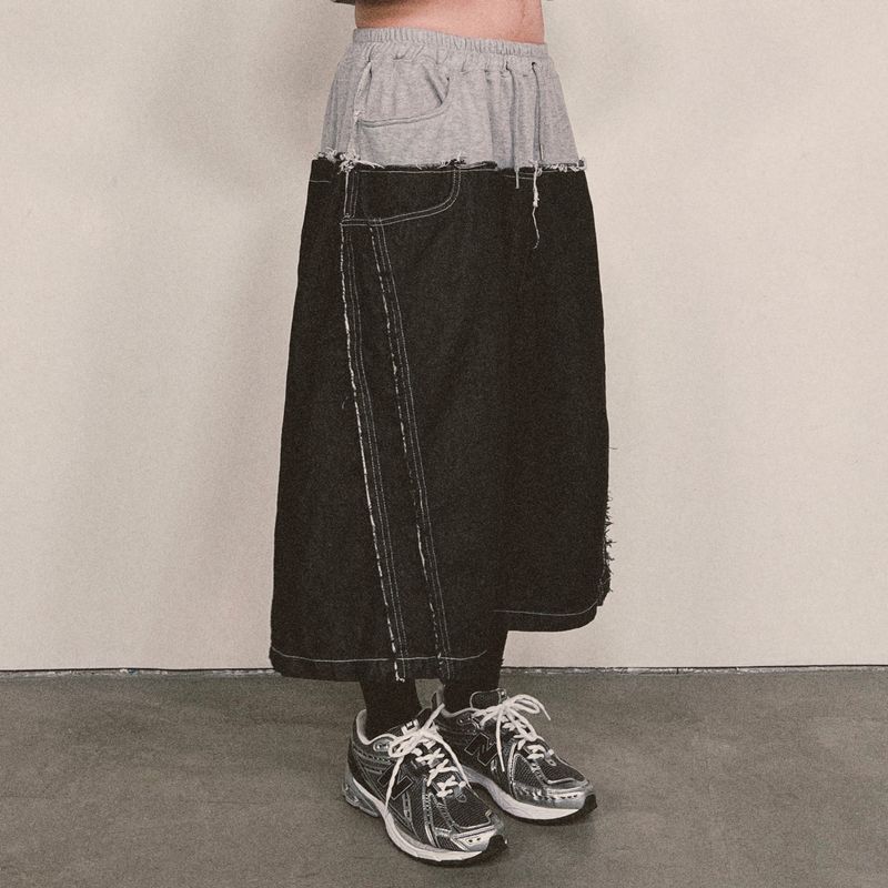 layered deconstructed denim capri shorts_black