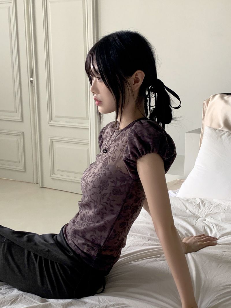 WONDER WONDER（ワンダーワンダー）の「ペレシースルーフラワーパフショートスリーブTシャツ（トップス）」