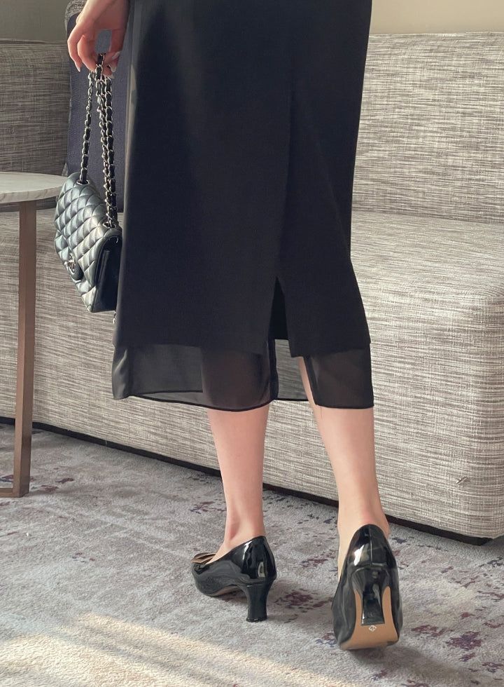 Marron Volume Ribbon Puff Blouse