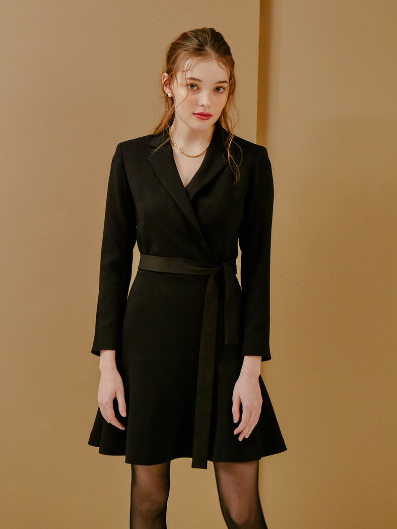 vem.ver（ベムバー）の「TAILORED FLARE ONEPIECE_BLACK（Dresses）」