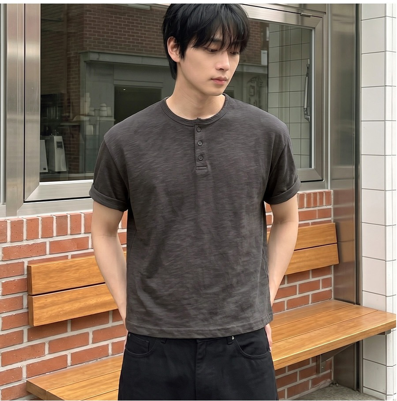 UNDEROFF(アンダーオフ)の「Slub Henley Neck Crop T-shirt Charcoal(Tops)」