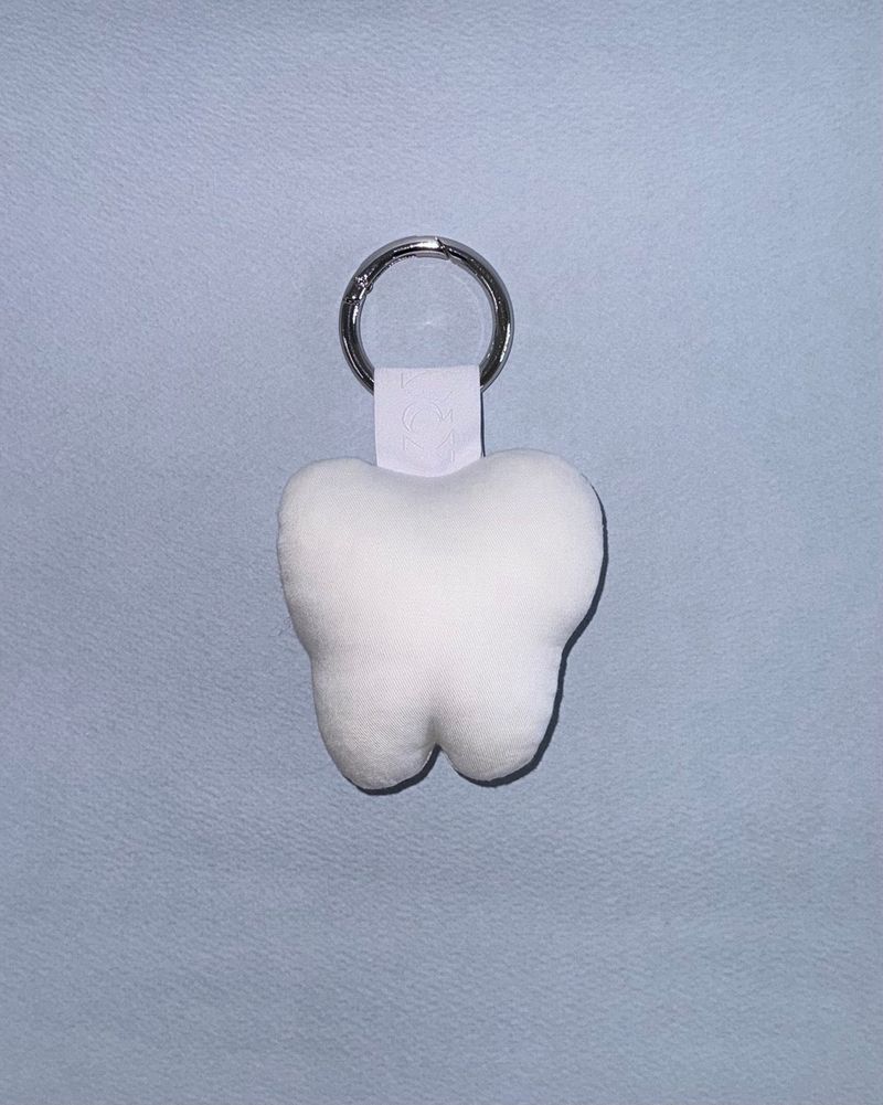 [MADE] Twinkle cushion keyring - tooth
