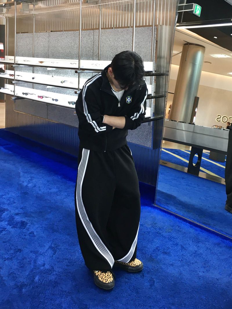 Bant Diagonal Track Wide Sweatpants 3C