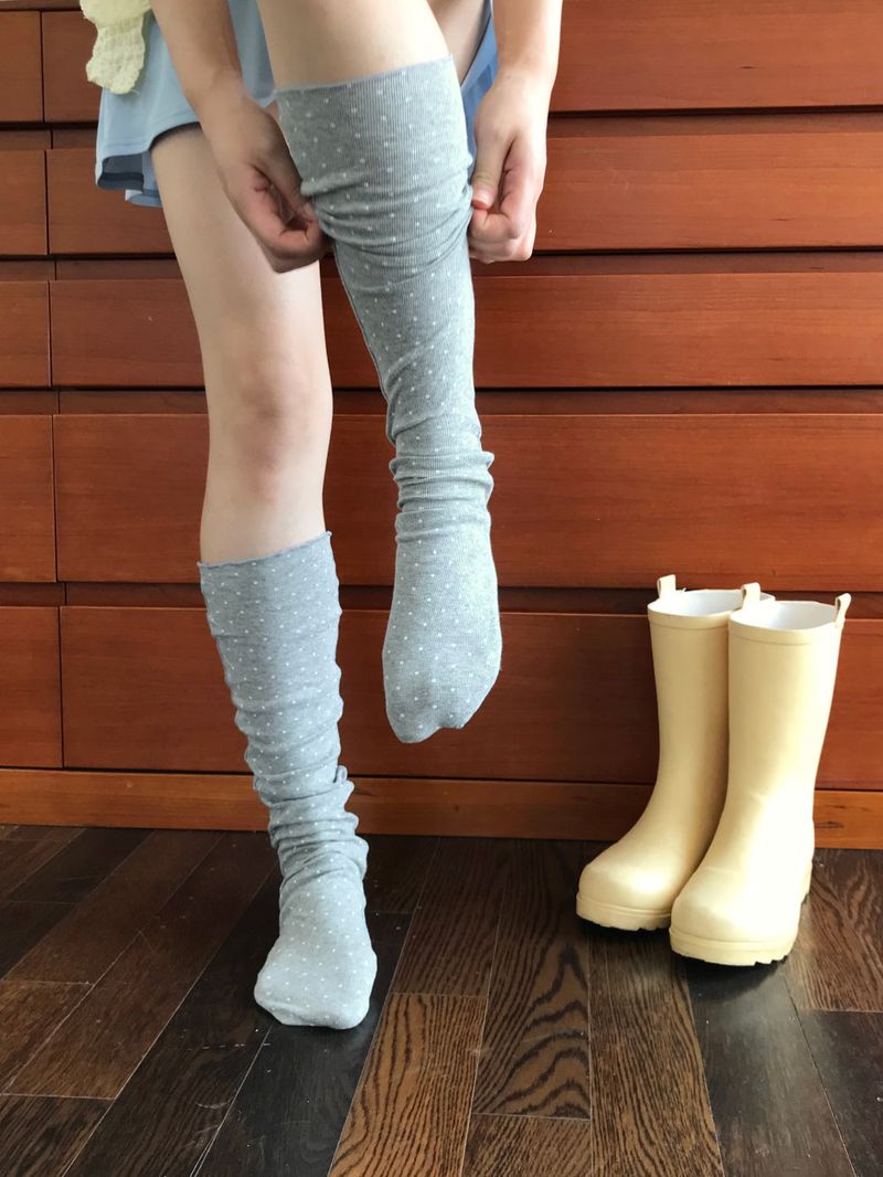cloudemotion(クラウドエモーション)の「preto dot high knee socks(Fashion Accessories)」