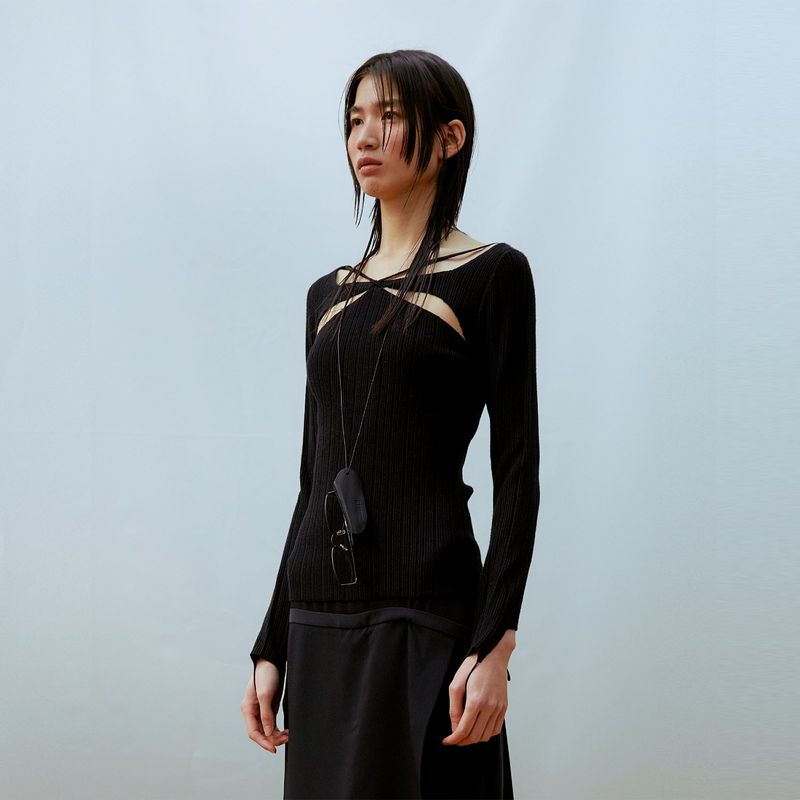 Hole Strap Knit Top (BLACK)