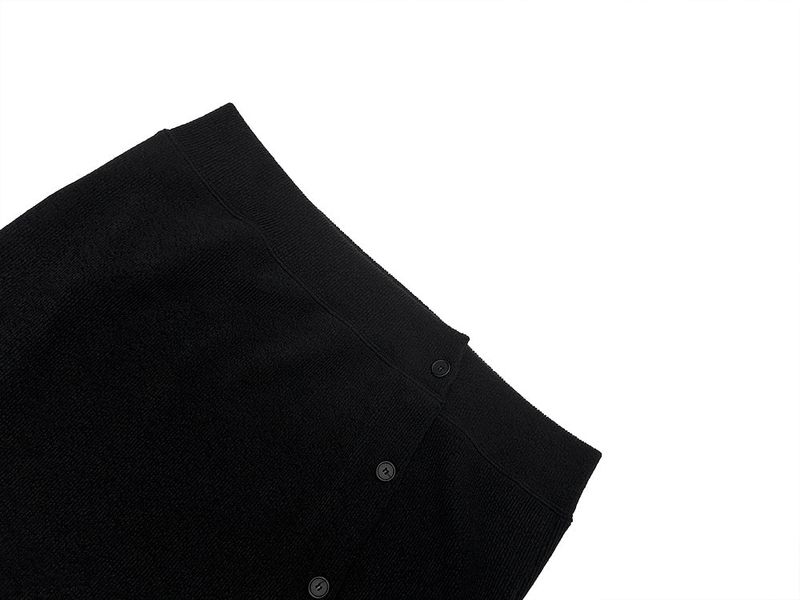Older Slash Crop Knit