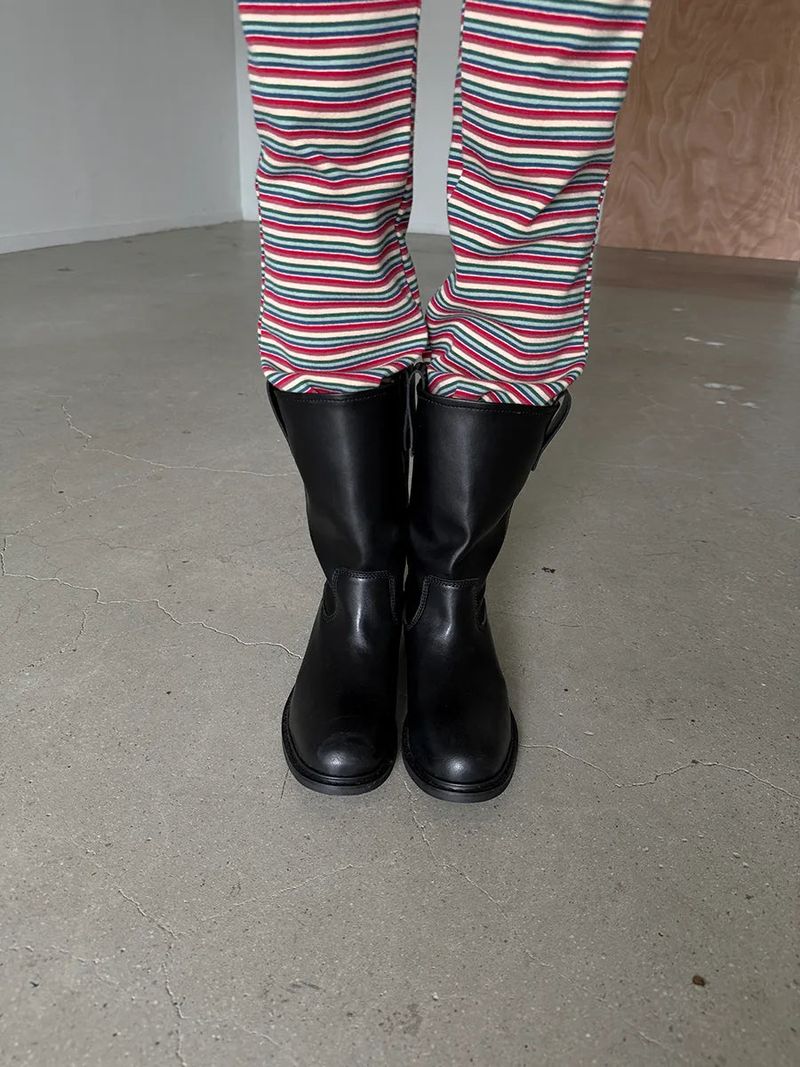 simple leather middle boots