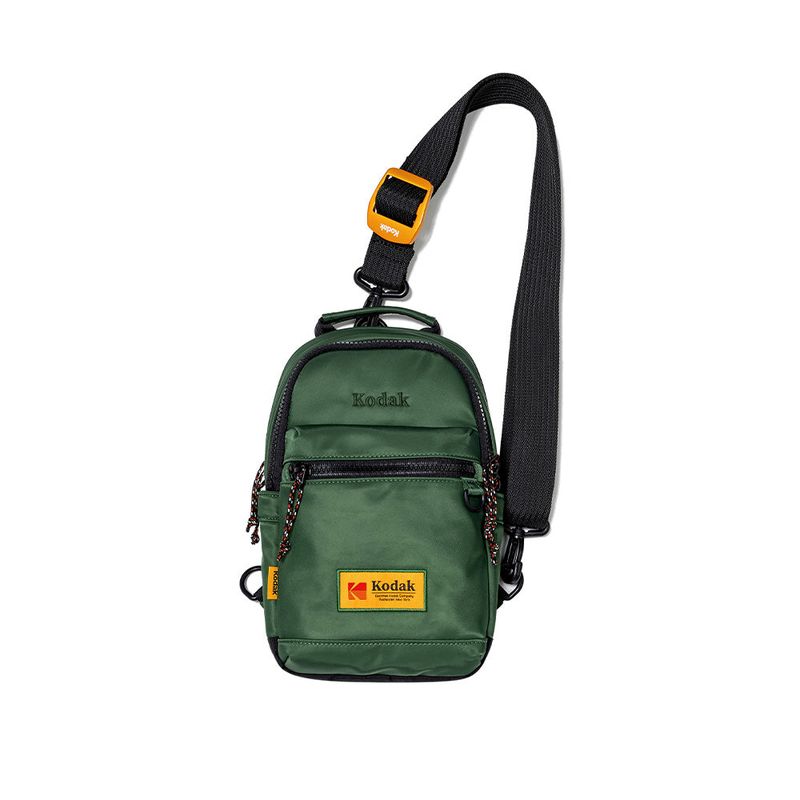 ESSENTIAL MEDIUM SLING BAG【BLACK】