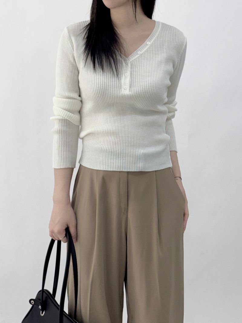 Scani V-neck Button Long Sleeve Knit