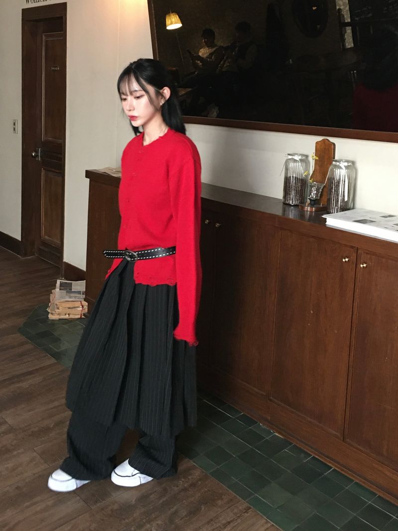 Peak Damage Crop Cardigan (4c)
