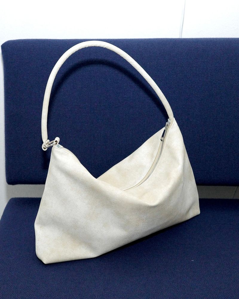 ROSSMOOR（ロスムーア）の「マテオ ショルダーバッグ _ ivory（バッグ）」