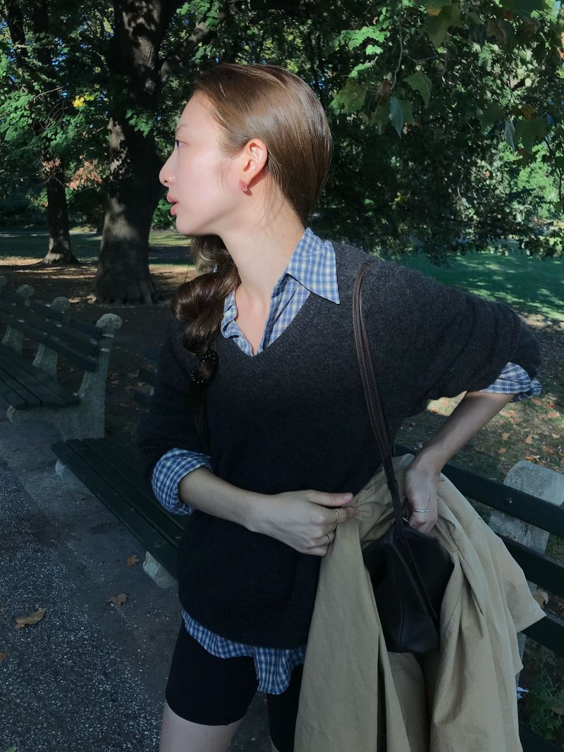 HASTA（ハスタ）の「Raccoon Blend V-neck Knit (Charcoal)（Tops）」