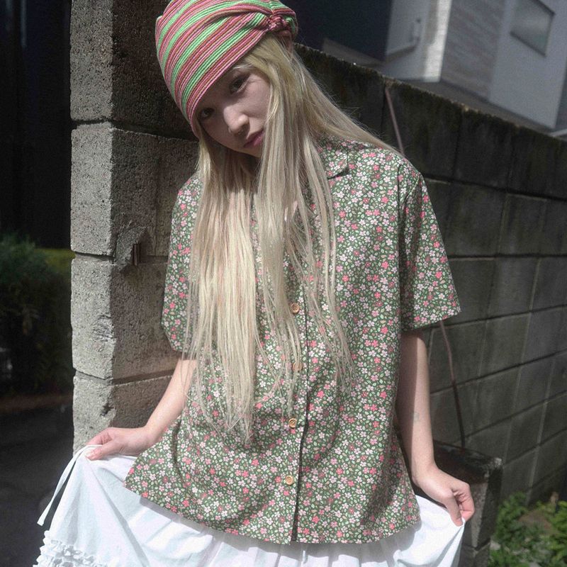 KOOKEESEE（クキシ）の「Wild Flower Tokyo Shirt (green)（Tops）」
