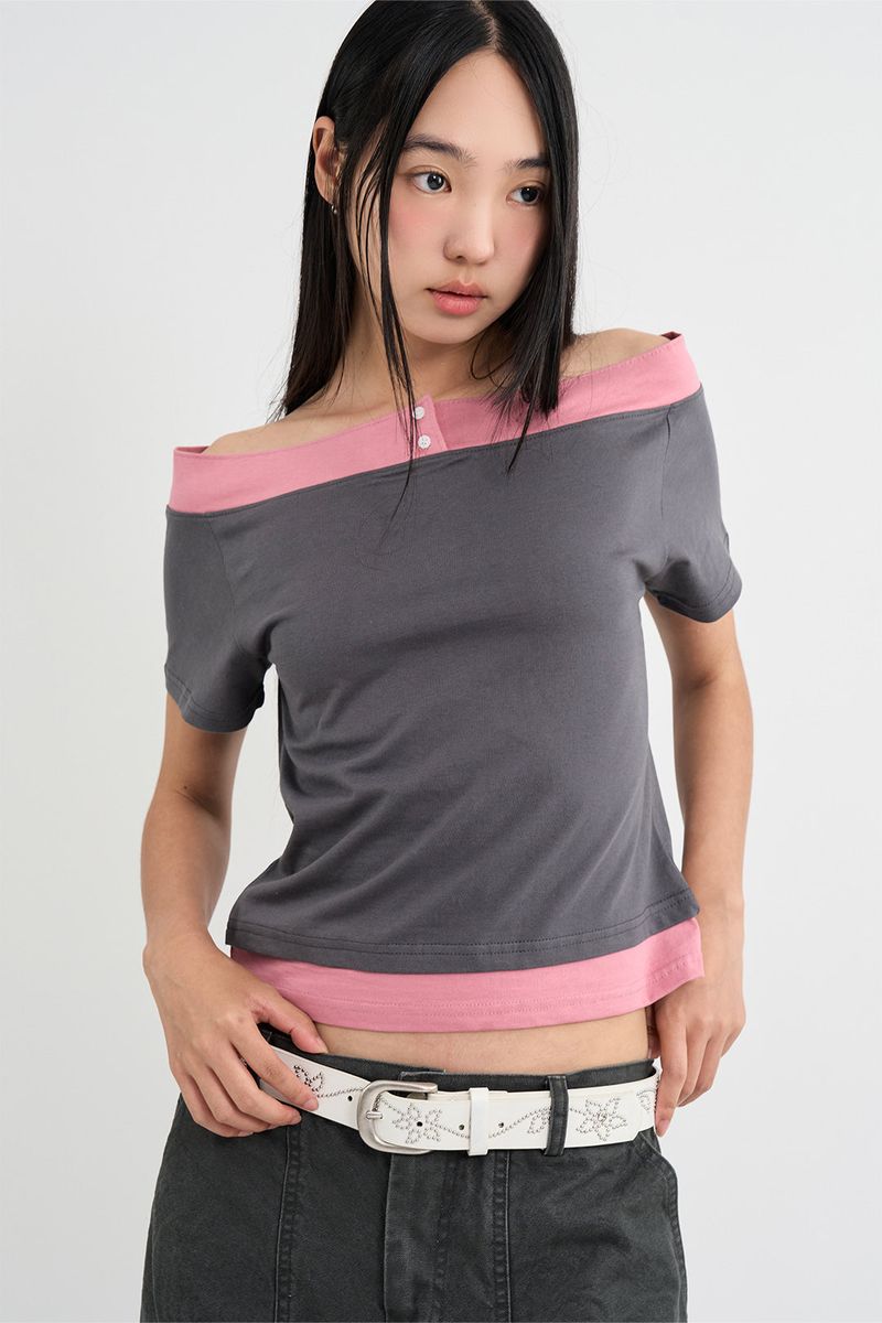 Layered off-shoulder T-shirt