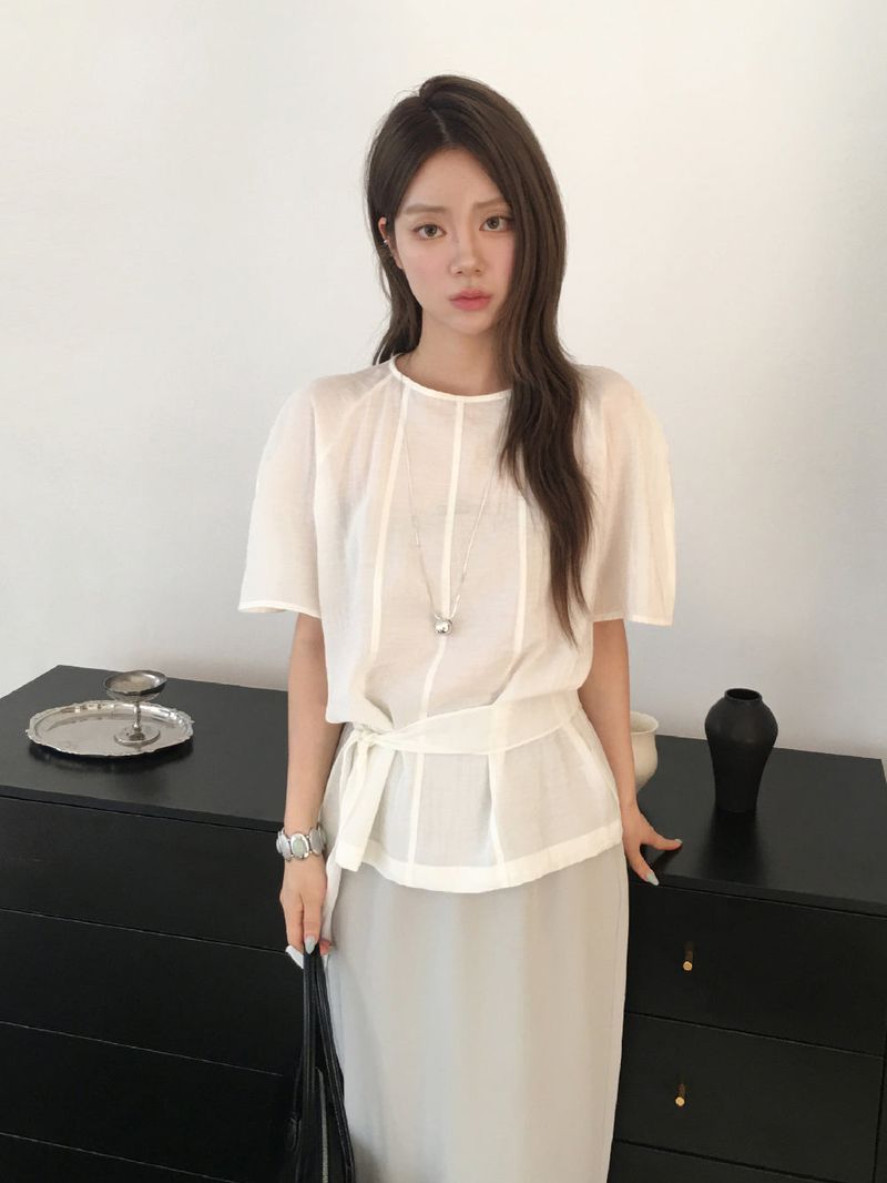 Current loose tie blouse