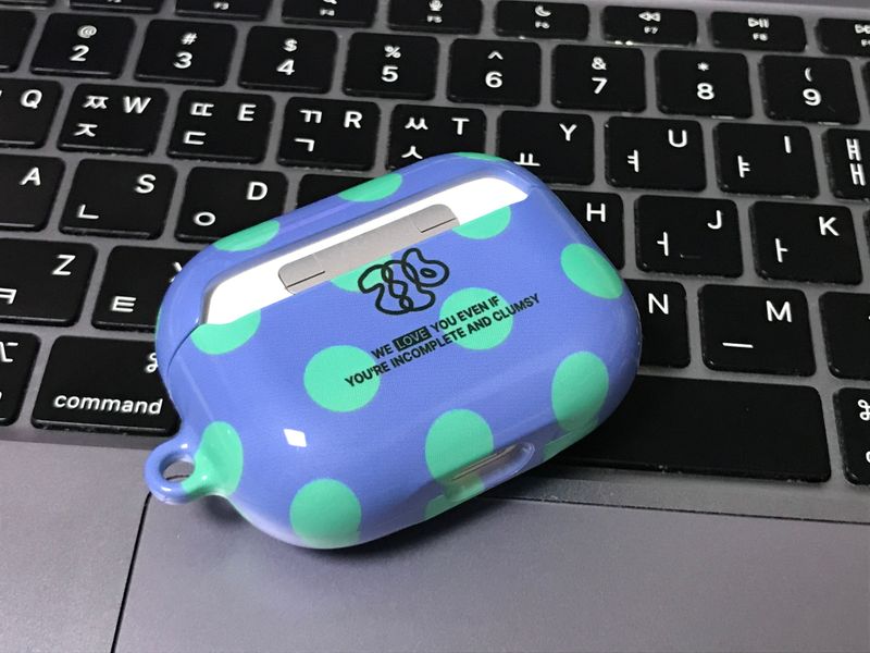 indigo dot pattern airpod case