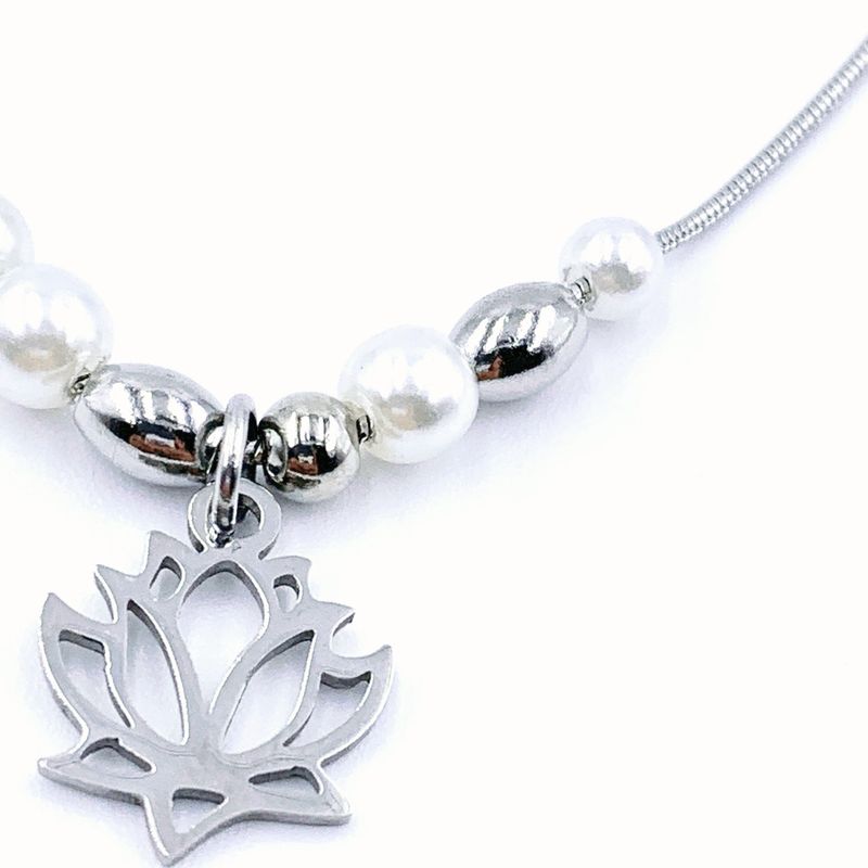 BUZZERBE(ブザービー)の「lotus flower necklace(Accessories)」