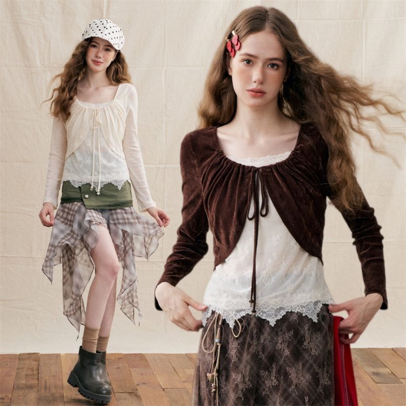 La mode MAQI（ラ モード マキ）の「Velvet Shirred Ribbon Bolero Lace Layered T-shirt（Tops）」