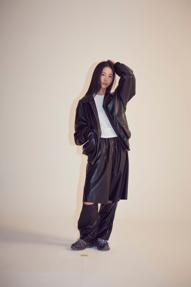 banding half cut long pants_faux leather bk