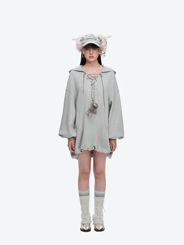 13DE MARZO（トレセ・デ・マルゾ）の「13DE MARZO Chains Hoodie Dress（Dresses）」