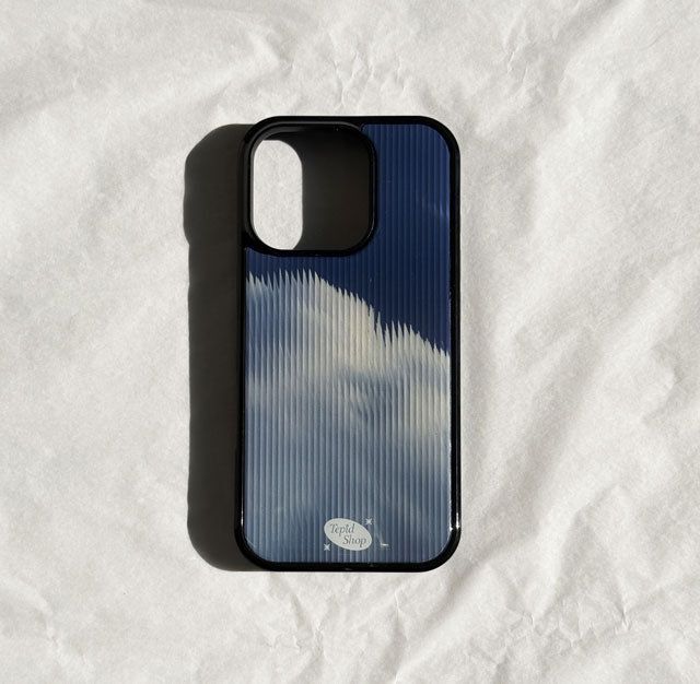 Tepid Shop（テピッドショップ）の「Tepid Sky _ エポキシバンパーiPhoneケース（スマホグッズ/小物）」